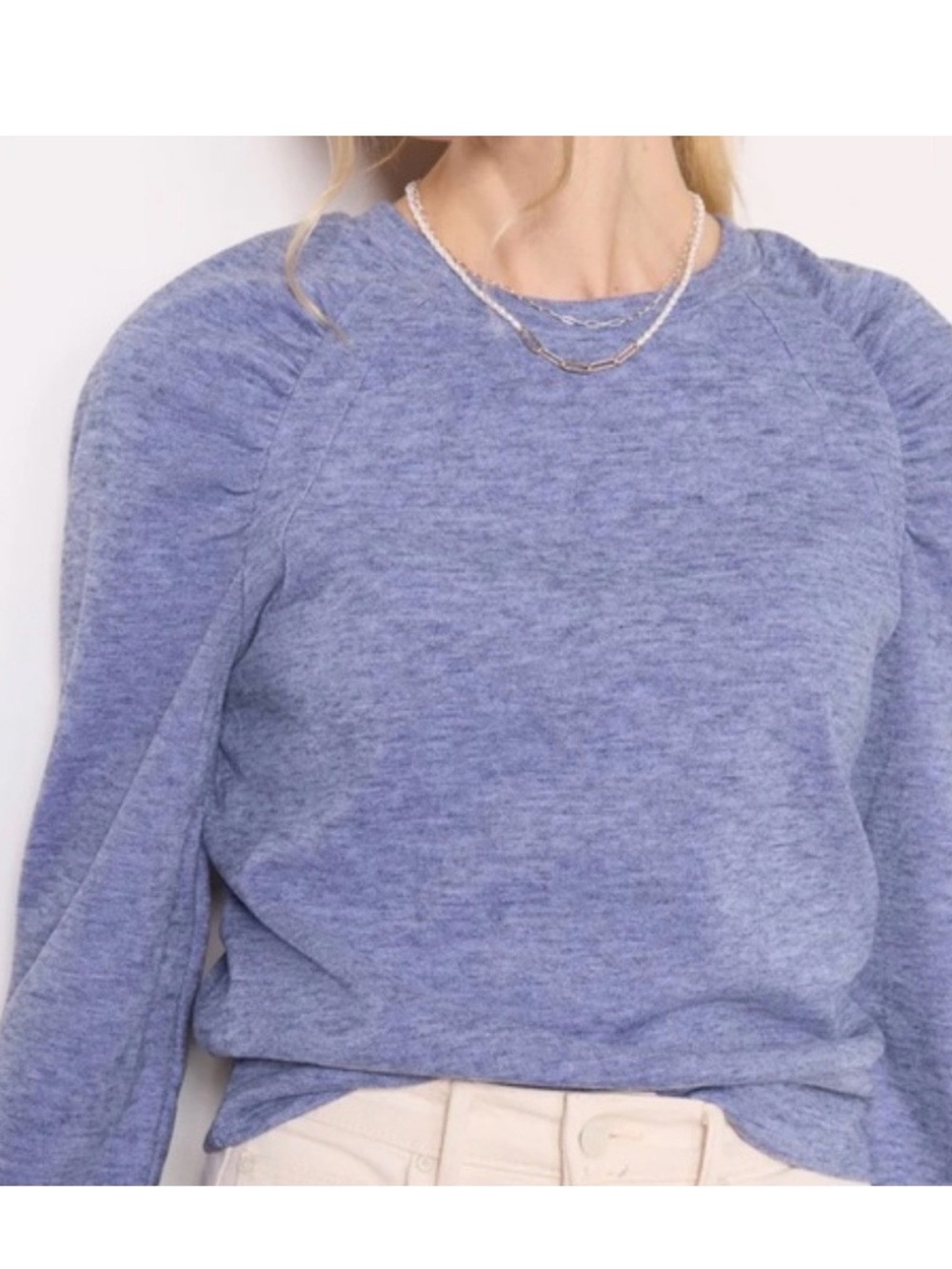 EVEREVE Shirred Shoulder Pullover Top in Heathered Blue